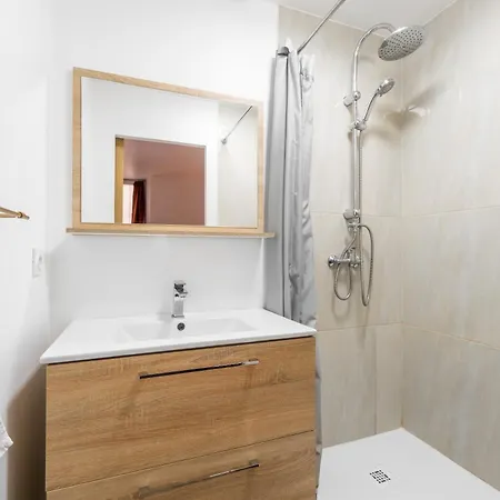 Le Cocon De - T4 Hyper Centre & Parking Apartman Chambéry